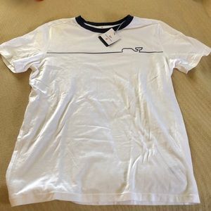 Ladies Vineyard Vines white tee..